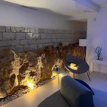Dafni Luxury Heated Pool Lejlighed